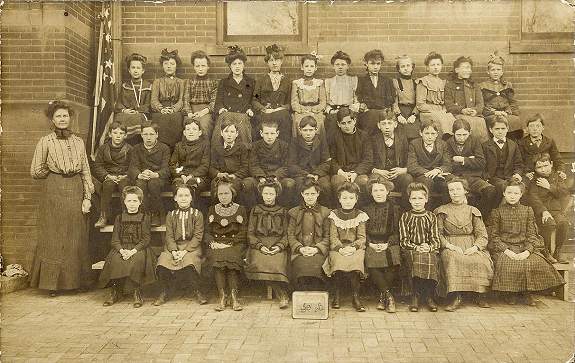 Ethel Moneypenny Cross and the Branner School class