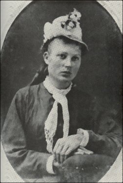 Portrait of a young Anna Webber